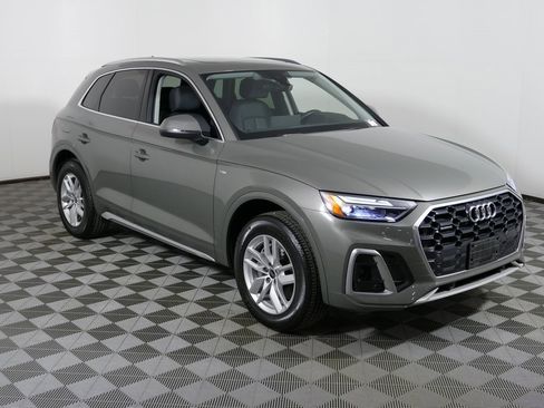 Used 2023 Audi Q5 2.0T Premium w/ Convenience Package image 1