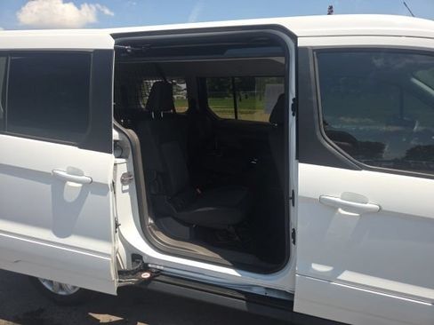 Used 2022 Ford Transit Connect XLT FWD image 6