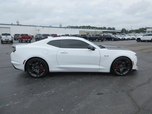 Certified 2020 Chevrolet Camaro SS RWD image 5