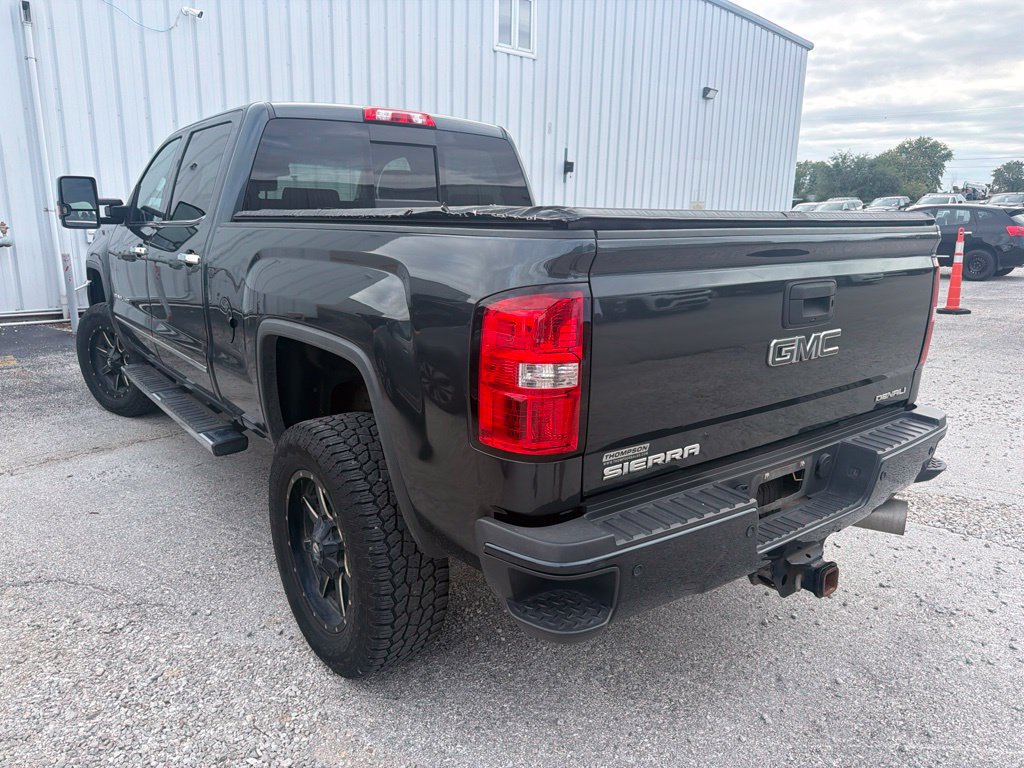 Used 2018 GMC Sierra 2500 Denali w/ Duramax Plus Package AWD/4WD image 8
