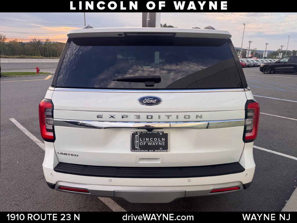 Used 2023 Ford Expedition Limited AWD/4WD image 4