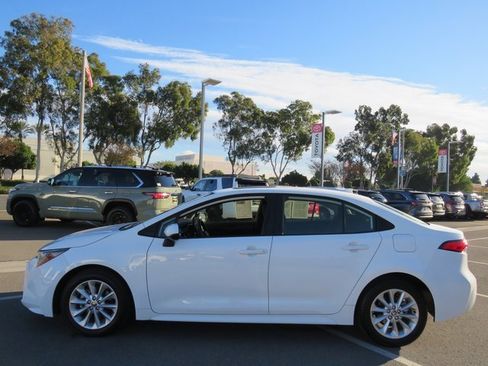 Certified 2022 Toyota Corolla LE w/ LE Premium Package image 7