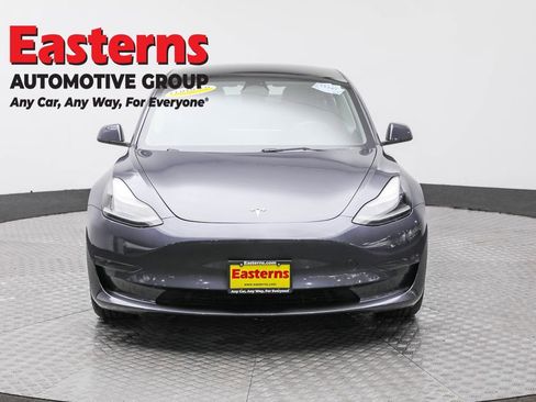 Used 2023 Tesla Model 3 Standard Range image 2
