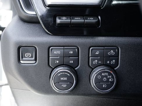 Used 2025 Chevrolet Silverado 2500 LTZ w/ LTZ Premium Package AWD/4WD image 22