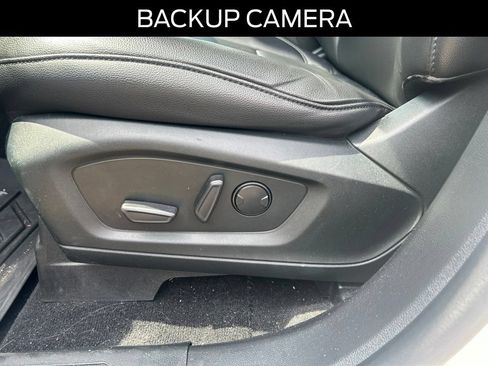 Used 2020 Ford Explorer XLT w/ Equipment Group 202A AWD/4WD image 12