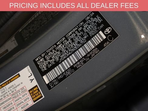 Used 2024 Toyota Prius XLE FWD image 19