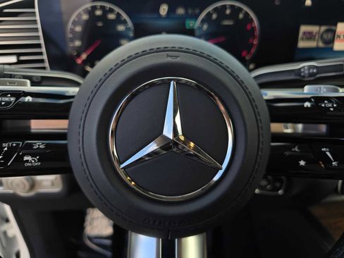 Used 2026 Mercedes-Benz GLS 450 4MATIC image 25