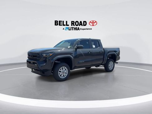 Used 2025 Toyota Tacoma SR5 AWD/4WD image 4