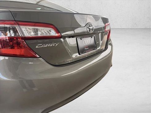 Used 2014 Toyota Camry LE image 9