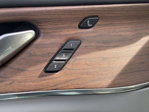 Used 2022 Jeep Grand Cherokee L Summit w/ Advanced Protech Group IV image 17