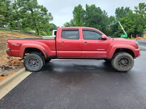 Used 2012 Toyota Tacoma PreRunner w/ TRD Sport Pkg RWD image 4