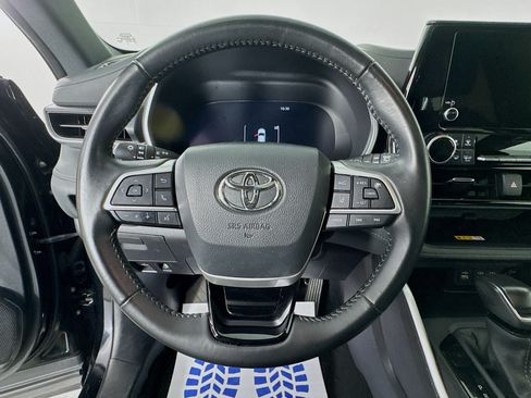 Certified 2025 Toyota Highlander XSE AWD/4WD image 11