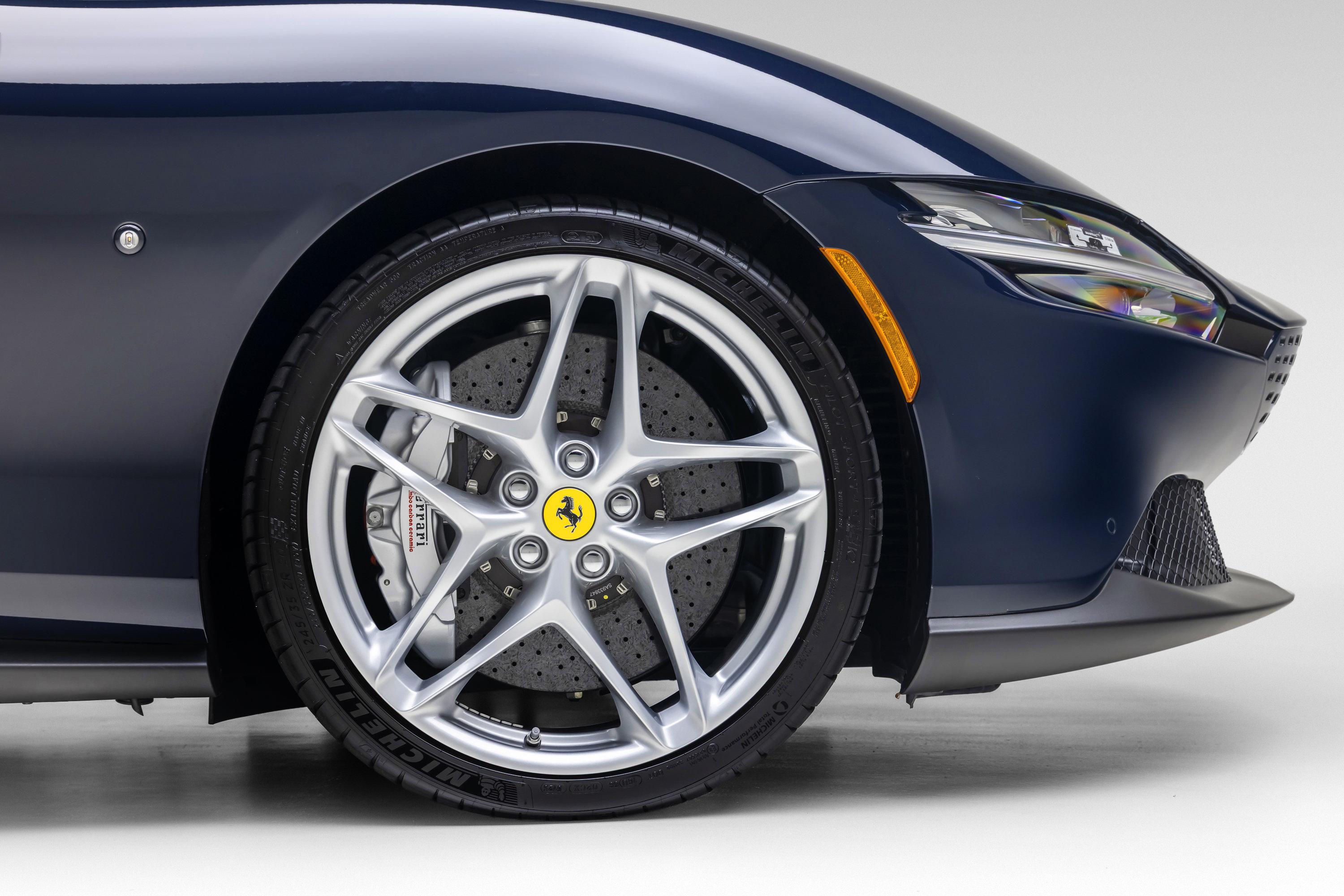 Certified 2024 Ferrari Roma Spider RWD image 38