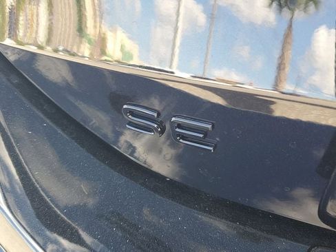 New 2026 Volkswagen Tiguan SE R-Line FWD image 6