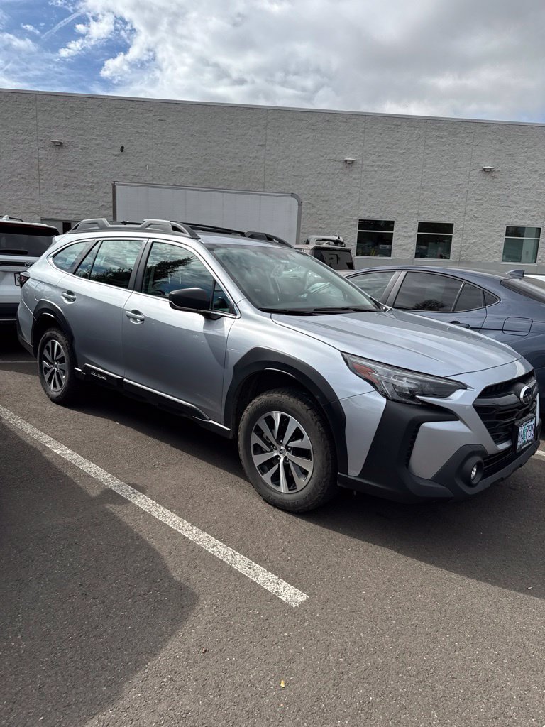 Used 2023 Subaru Outback AWD/4WD image 2