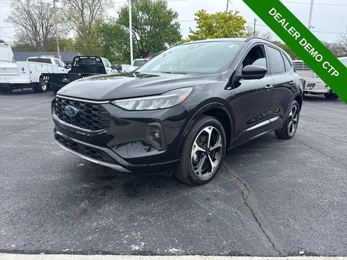 Used 2024 Ford Escape ST-Line Select w/ Tech Pack #2 AWD/4WD image 2