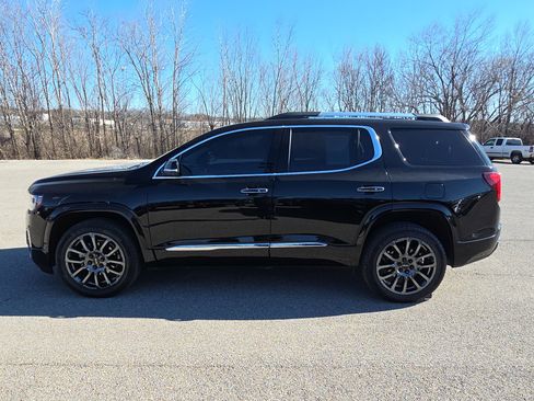 Used 2023 GMC Acadia Denali w/ Black Diamond Edition image 5