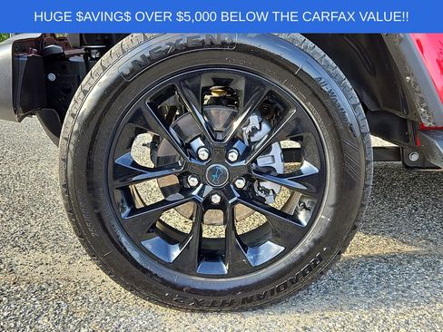 Used 2025 Jeep Wrangler Unlimited Sahara AWD/4WD image 8