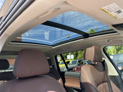 Used 2023 BMW X7 xDrive40i w/ Parking Assistance Package image 16