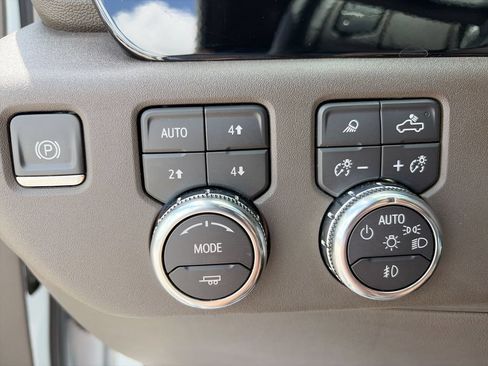 Certified 2024 GMC Sierra 2500 SLT w/ SLT Premium Package AWD/4WD image 24