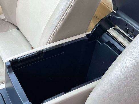 Used 2013 Toyota Camry XLE image 27