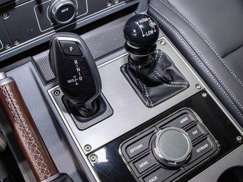 Used 2025 INEOS Grenadier Fieldmaster Edition image 19