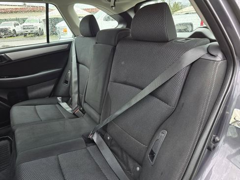 Used 2018 Subaru Outback 2.5i image 17