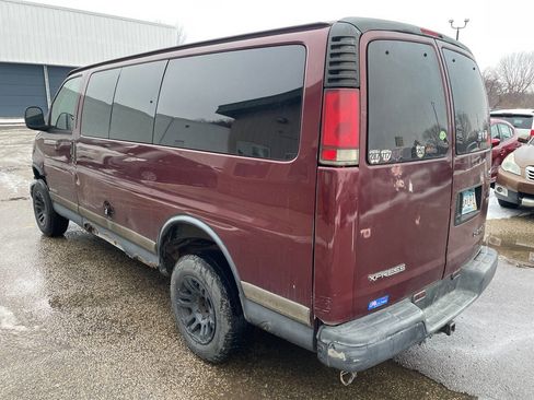 Used 1999 Chevrolet Express 2500 Passenger w/ Preferred Equipment Group image 3