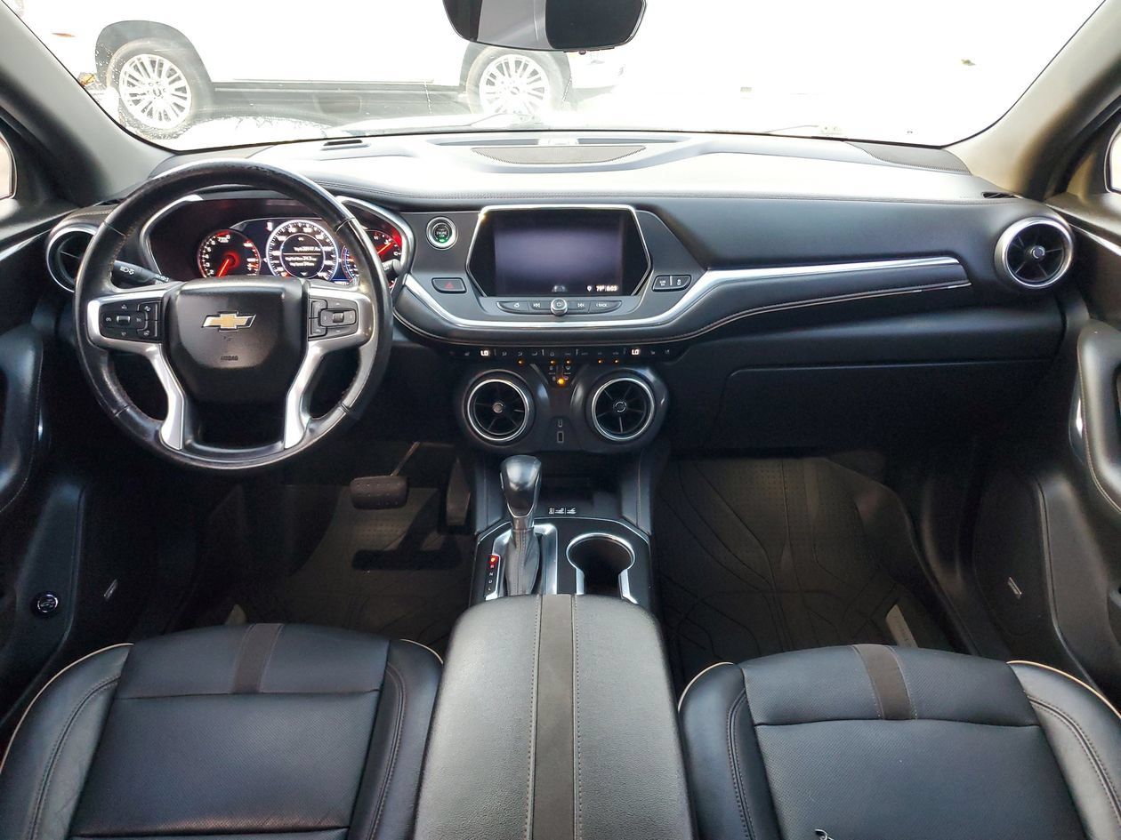Used 2019 Chevrolet Blazer Premier w/ Sun and Wheels Package FWD image 11