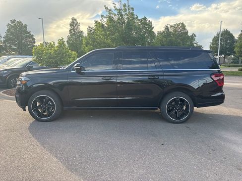 Used 2024 Ford Expedition Max Limited AWD/4WD image 2