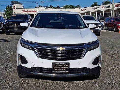 Used 2023 Chevrolet Equinox LT AWD/4WD image 2