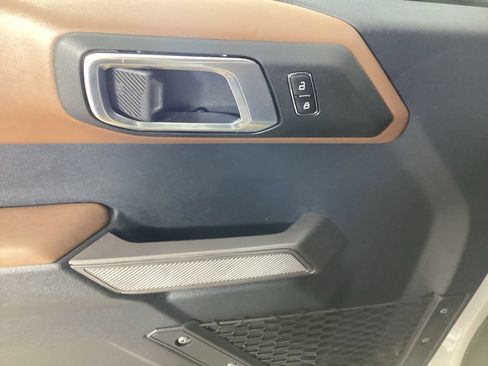 Certified 2023 Ford Bronco Outer Banks w/ Sasquatch Package AWD/4WD image 11