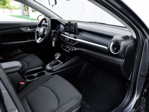 Used 2019 Kia Forte LXS FWD image 15