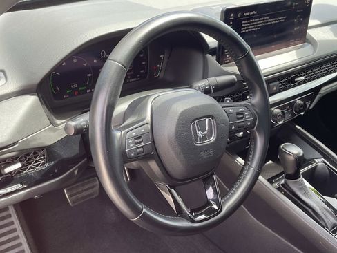 Used 2023 Honda Accord Sport image 4