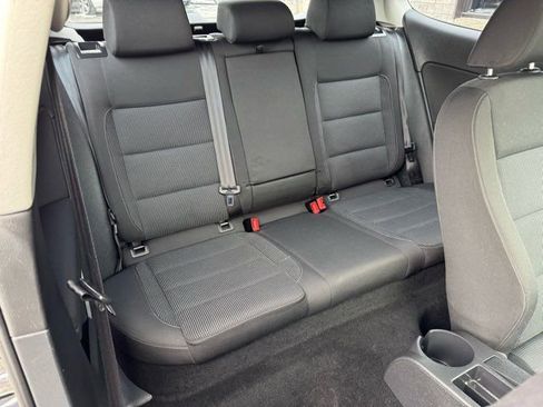 Used 2011 Volkswagen Golf 2-Door image 25