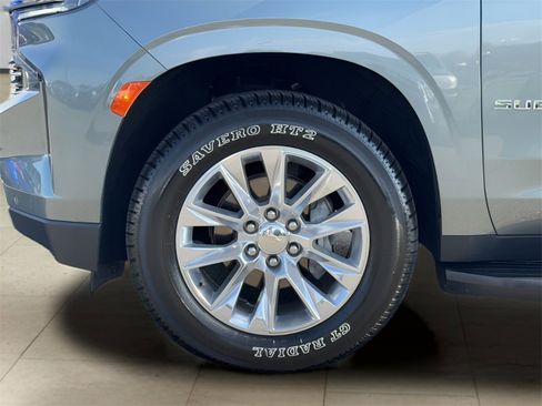 Used 2023 Chevrolet Suburban Premier image 42