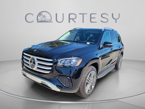 Certified 2026 Mercedes-Benz GLS 450 4MATIC image 1