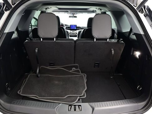 Used 2023 Ford Explorer XLT w/ Equipment Group 202A RWD image 30