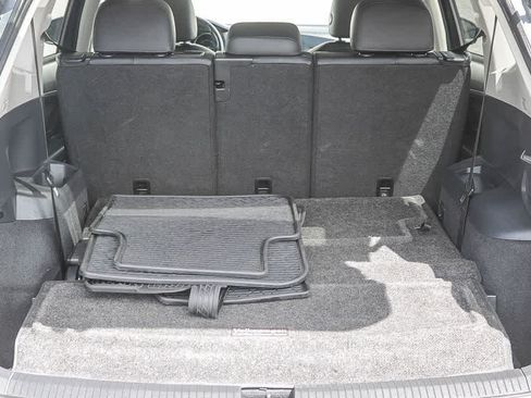 Used 2019 Volkswagen Tiguan SE w/ Panoramic Sunroof Package FWD image 27
