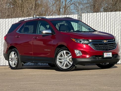 Used 2018 Chevrolet Equinox Premier image 2