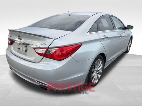 Used 2012 Hyundai Sonata SE w/ Navigation & Sunroof Pkg image 6