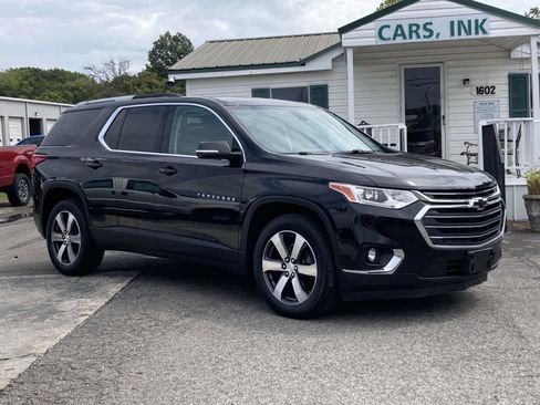 Used 2018 Chevrolet Traverse LT image 1