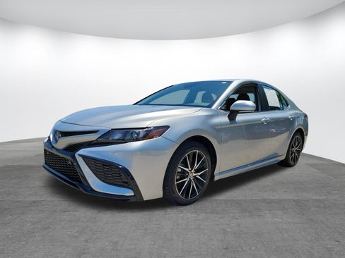 Used 2024 Toyota Camry SE FWD image 18