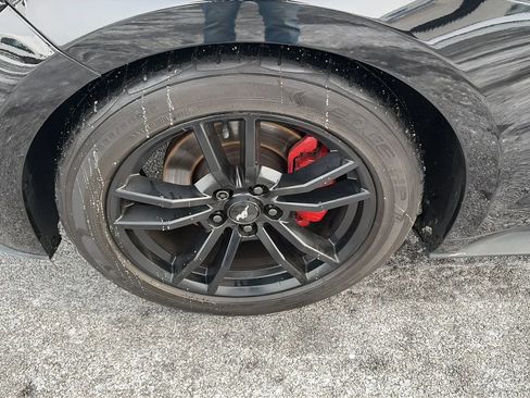 Used 2017 Ford Mustang Coupe image 27