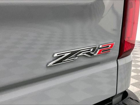 Used 2025 Chevrolet Silverado 1500 ZR2 w/ Technology Package AWD/4WD image 9