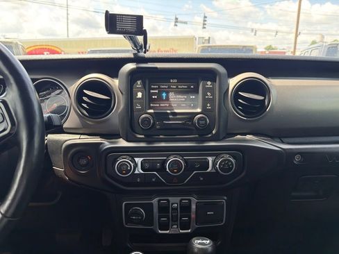 Used 2018 Jeep Wrangler Unlimited Sport AWD/4WD image 29