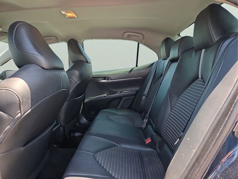Used 2020 Toyota Camry SE w/ Convenience Package FWD image 10
