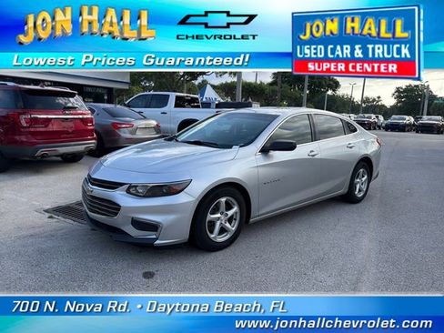 Used 2018 Chevrolet Malibu LS FWD image 2