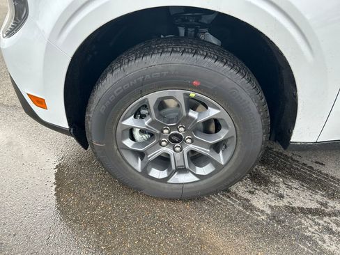 New 2025 Ford Maverick XLT image 9