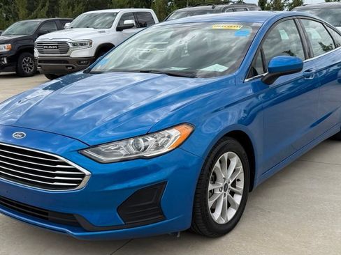 Used 2019 Ford Fusion SE FWD image 1